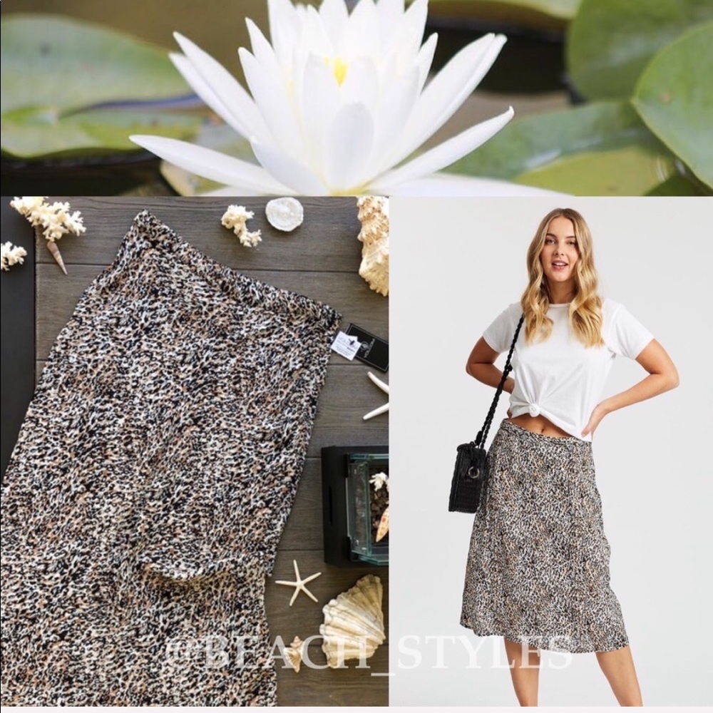 🌴🌼VOLCOM- I AM LEO SKIRTS 🌼🌴